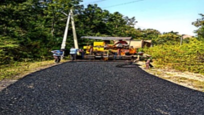 जशपुर में सड़कों की सूरत निखर रही— 4 करोड़ 50 लाख की लागत से बी.टी. पेच रिपेयर कार्य तेज़ी से जारी जशपुर में सड़कों की सूरत निखर रही— 4 करोड़ 50 लाख की लागत से बी.टी. पेच रिपेयर कार्य तेज़ी से जारी