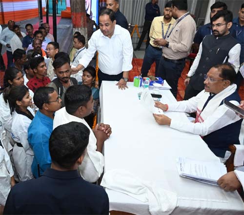 मुख्यमंत्री साय ने खिलाडिय़ों को हरसंभव सहयोग का भरोसा दिया मुख्यमंत्री साय ने खिलाडिय़ों को हरसंभव सहयोग का भरोसा दिया