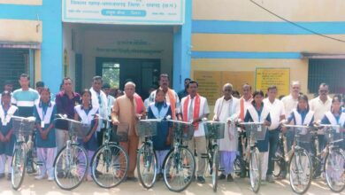 शासकीय हाईस्कूल सिथरा की 24 छात्राओं को मिली साइकिलें