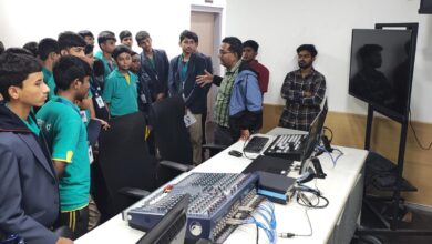 मीडिया शिक्षा से रूबरू हुए स्कूली विद्यार्थी, जाना टीवी स्टूडियो और रेडियो प्रसारण की बारीकियां