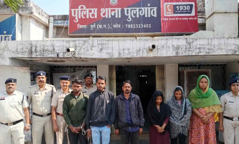 बैंक कर्मचारियों पर 85 लाख रुपए गबन का आरोप बैंक कर्मचारियों पर 85 लाख रुपए गबन का आरोप