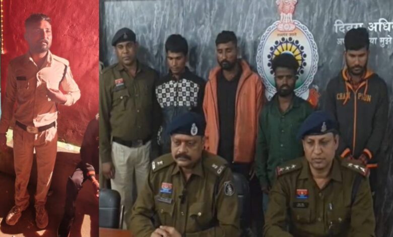 सक्ती में फर्जी आबकारी पुलिस पकड़ी 4 आरोपी गिरफ्तार1 फरार सक्ती में फर्जी आबकारी पुलिस पकड़ी 4 आरोपी गिरफ्तार1 फरार
