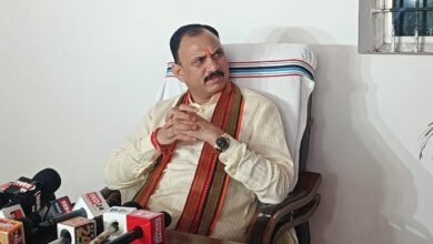 स्वास्थ्य मंत्री का अमानक दवाओं पर सख्त रुख स्वास्थ्य मंत्री का अमानक दवाओं पर सख्त रुख