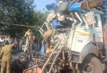 ट्रक आमने-सामने, चालक व क्लीनर की मौत ट्रक आमने-सामने, चालक व क्लीनर की मौत