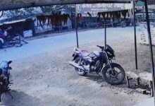 सारंगढ़-बिलाईगढ़ में सड़क हादसा: तेज रफ्तार कार से दो स्कूली बच्चों की मौत, एक घायल