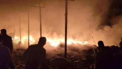 मनेंद्रगढ़ में प्लास्टिक फैक्ट्री में भीषण आग, लाखों का नुकसान