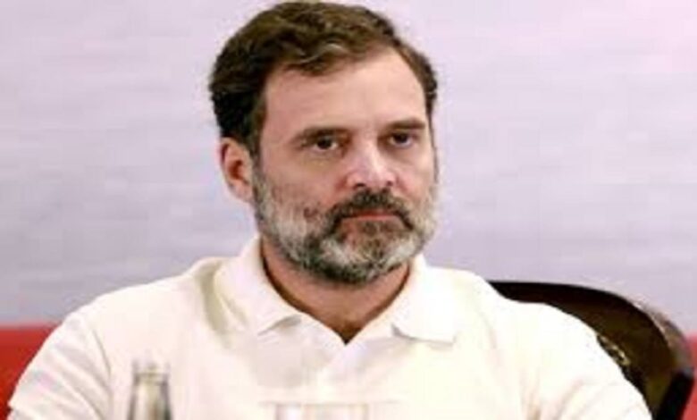 राहुल गांधी पहुंचे पचमढ़ी, पार्टी नेताओं से बैठक राहुल गांधी पहुंचे पचमढ़ी, पार्टी नेताओं से बैठक