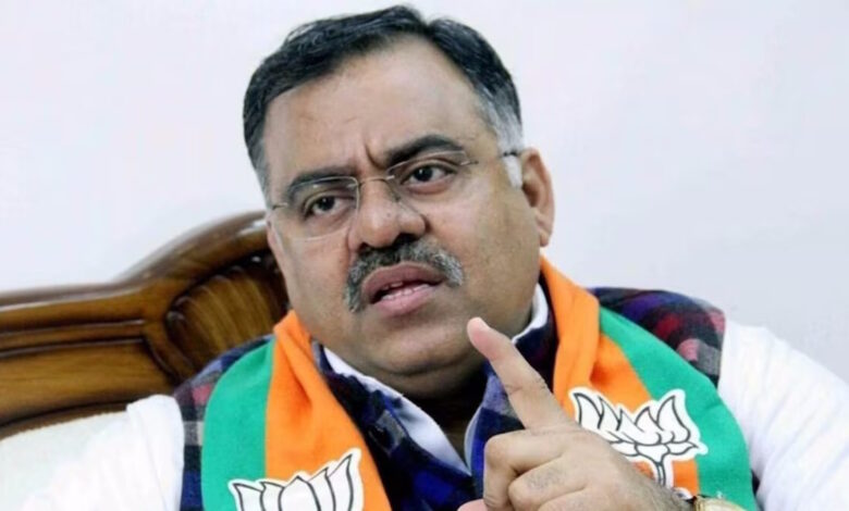 SIR पर तरुण चुघ का बड़ा बयान: फर्जी वोटरों पर होगी सख्त कार्रवाई SIR पर तरुण चुघ का बड़ा बयान: फर्जी वोटरों पर होगी सख्त कार्रवाई