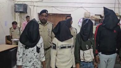 देहात में रायफल लूट का मामला सुलझा, चार आरोपी गिरफ्तार देहात में रायफल लूट का मामला सुलझा, चार आरोपी गिरफ्तार