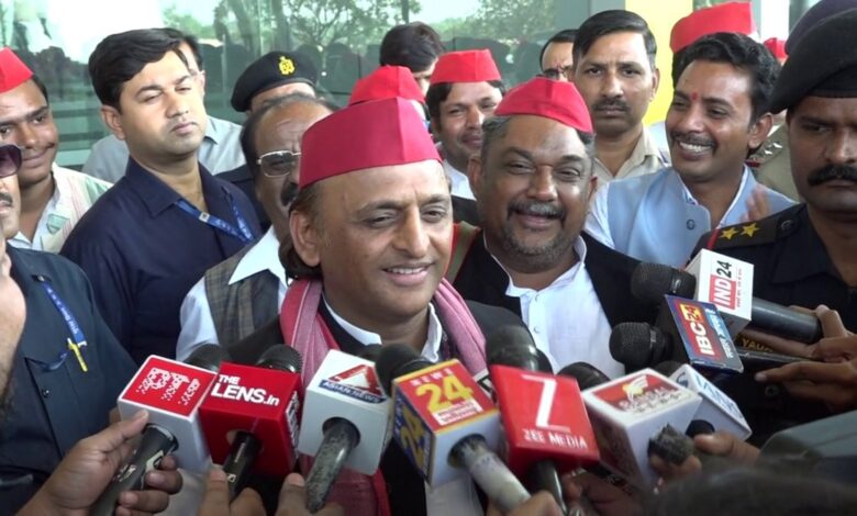 अखिलेश यादव का भाजपा पर जमकर हमला अखिलेश यादव का भाजपा पर जमकर हमला