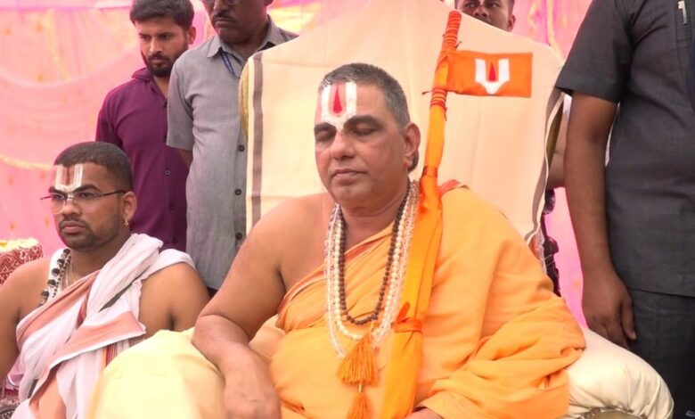 250 परिवारों ने धर्म परिवर्तन से लौटकर घर वापसी की 250 परिवारों ने धर्म परिवर्तन से लौटकर घर वापसी की