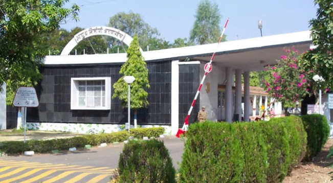 रिटायरमेंट तक सेवा से इस्तीफा नहीं देंगे 41 आयुध निर्माणियों के कर्मी रिटायरमेंट तक सेवा से इस्तीफा नहीं देंगे 41 आयुध निर्माणियों के कर्मी