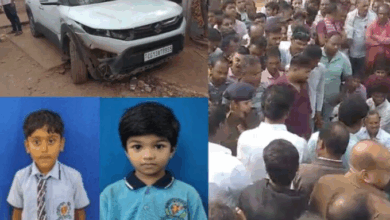 ब्रेजा ने बाइक को मारी जोरदार टक्कर, दो मासूमों की मौत ब्रेजा ने बाइक को मारी जोरदार टक्कर, दो मासूमों की मौत