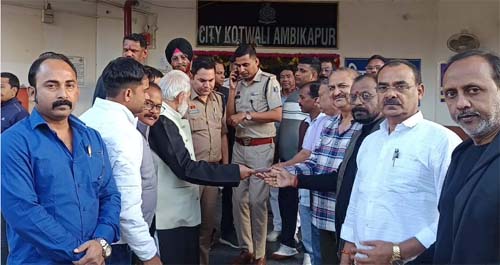 पूर्व विधायक बृहस्पति के खिलाफ मानहानि का अपराध दर्ज कराने पाठक ने किया आवेदन