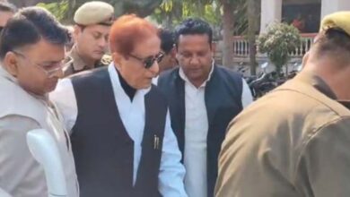 सपा नेता आजम और अब्दुल्ला को सात-सात साल की सजा, 50-50 हजार का जुर्माना भी लगा सपा नेता आजम और अब्दुल्ला को सात-सात साल की सजा, 50-50 हजार का जुर्माना भी लगा