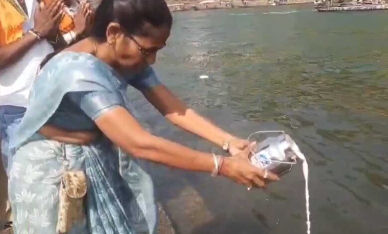 “ओंकारेश्वर ममलेश्वर लोक: प्रभावितों का विरोध और विस्थापन विवाद” “ओंकारेश्वर ममलेश्वर लोक: प्रभावितों का विरोध और विस्थापन विवाद”