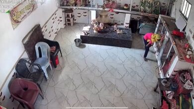 बिलासपुर: मंदिर की दानपेटी चुराने वाली तीन नाबालिगें सीसीटीवी में पकड़ी गईं बिलासपुर: मंदिर की दानपेटी चुराने वाली तीन नाबालिगें सीसीटीवी में पकड़ी गईं