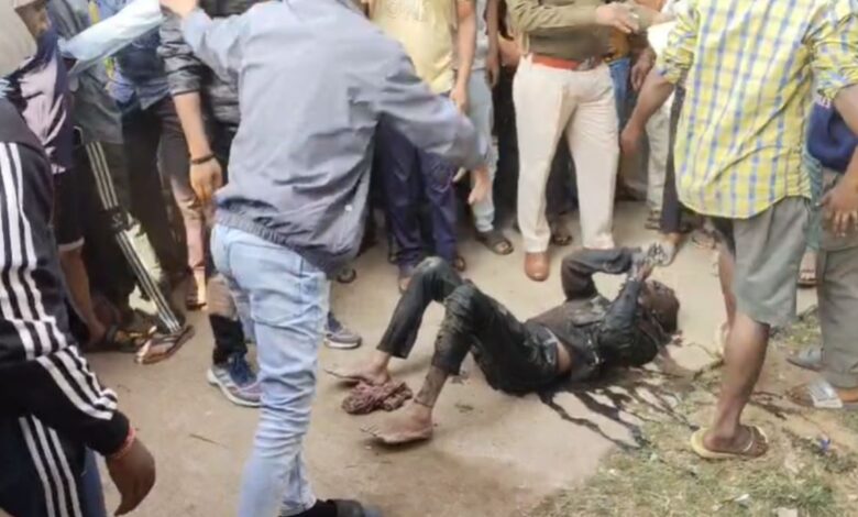 “दुर्ग: नाले में मिला युवक का शव, हत्या की छानबीन शुरू” “दुर्ग: नाले में मिला युवक का शव, हत्या की छानबीन शुरू”