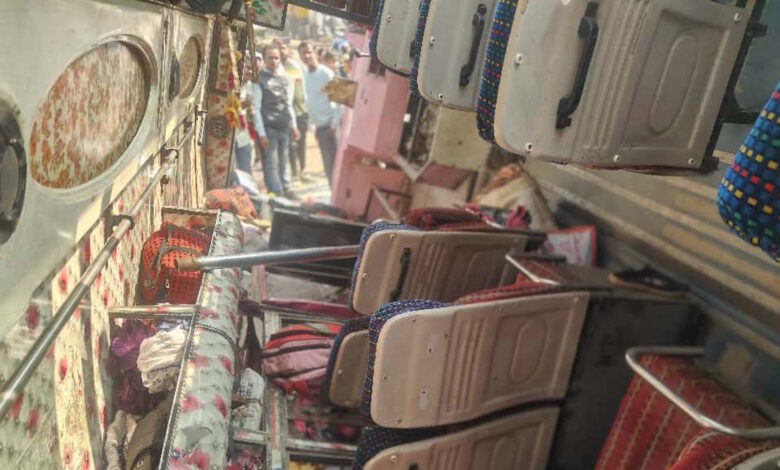 खरसिया-छाल रोड बस-ट्रेलर भिड़ंत में 1 की मौत, 15 घायल