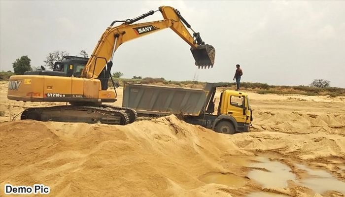 रायपुर में पहली रेत घाट की लॉटरी में हड़कंप रायपुर में पहली रेत घाट की लॉटरी में हड़कंप