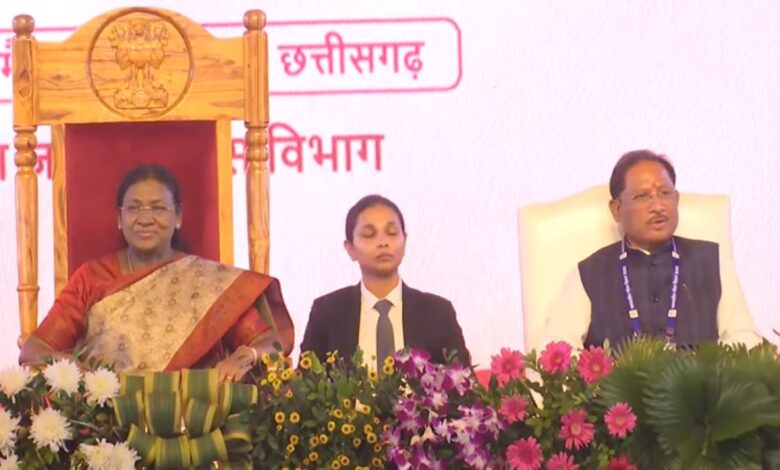 राष्ट्रपति द्रौपदी मुर्मू ने अंबिकापुर में जनजातीय गौरव दिवस में किया हिस्सा