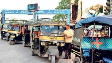 रेलवे स्टेशन पर ऑटो चालक वसूल रहे अधिक किराया
