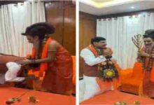 भोपाल में मुख्यमंत्री ने ऋतेश्वर महाराज से लिया आशीर्वाद