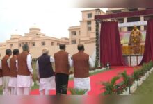 विधानसभा भवन में स्थापित अटल जी की मूर्ति का पीएम ने किया अनावरण