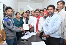 उपमुख्यमंत्री ने मतदान केंद्र पहुंचकर भरा अपना एसआईआर का फॉर्म