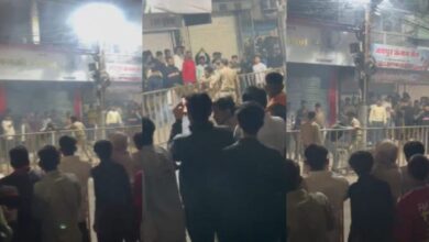 उज्जैन में हरिहर मिलन के दौरान श्रद्धालु पर पटाखा हमला