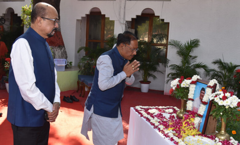 उप राष्ट्रपति, राज्यपाल और सीएम ने भारत रत्न डॉ. भूपेन हजारिका की पुण्यतिथि पर किया नमन