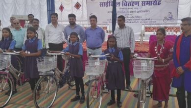बेटियों की शिक्षा के मार्ग में बढ़ा आत्मनिर्भरता का पहिया, – कांकेर में एनएचएआई ने छात्राओं को बांटी साइकिलें बेटियों की शिक्षा के मार्ग में बढ़ा आत्मनिर्भरता का पहिया, – कांकेर में एनएचएआई ने छात्राओं को बांटी साइकिलें
