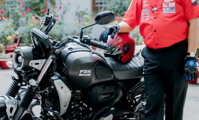 सीएम ने बाइक चलाकर दिया युवाओं को सुरक्षित ड्राइविंग का संदेश