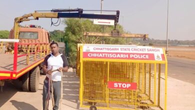 छत्तीसगढ़ स्टेट क्रिकेट संघ ने रायपुर पुलिस को सौंपा 200 लोहे का स्टापर