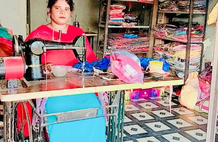 माओवाद प्रभावित क्षेत्र से निकलकर आत्मनिर्भरता की मिसाल बनीं सरोज माओवाद प्रभावित क्षेत्र से निकलकर आत्मनिर्भरता की मिसाल बनीं सरोज