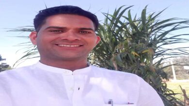 डबरा में वकीलों का प्रदर्शन पुलिस से कार्रवाई की मांग