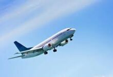 दूसरे दिन भी फ्लाइट रही लेट, आज से सामान्य होने की उम्मीदें दूसरे दिन भी फ्लाइट रही लेट, आज से सामान्य होने की उम्मीदें