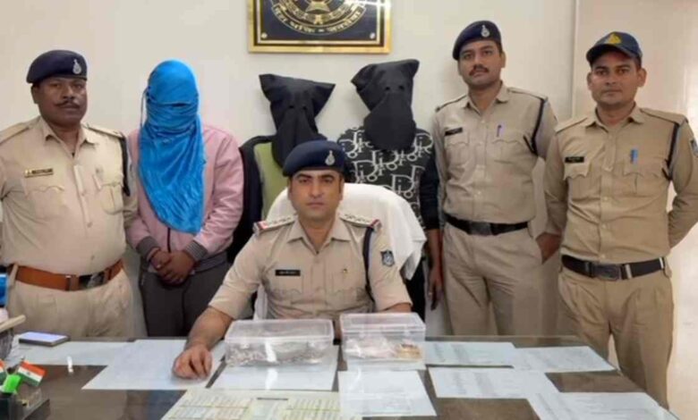 “पड़ोसियों की चोरी का पर्दाफाश, 30 लाख की संपत्ति बरामद” “पड़ोसियों की चोरी का पर्दाफाश, 30 लाख की संपत्ति बरामद”