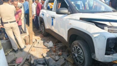 अज्ञात वाहन और कार हादसे में दो की मौत