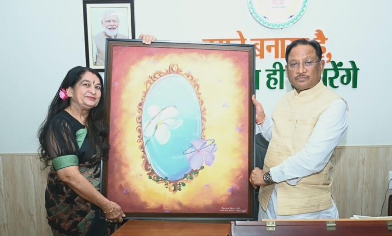 सीएम से इंदिरा कला संगीत विश्वविद्यालय की कुलपति डॉ. लवली शर्मा ने की भेंट सीएम से इंदिरा कला संगीत विश्वविद्यालय की कुलपति डॉ. लवली शर्मा ने की भेंट