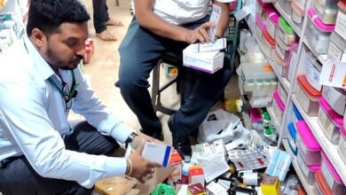 नकली कफ सिरप बेचने पर मेडिकल स्टोर का संचालक गिरफ्तार नकली कफ सिरप बेचने पर मेडिकल स्टोर का संचालक गिरफ्तार