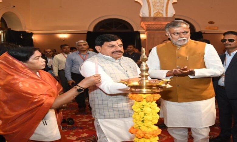 भोपाल में मुख्यमंत्री ने पंचायत कार्यशाला और वाटरशेड महोत्सव का शुभारंभ किया