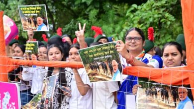 पीएम ने किया एयरपोर्ट से शांति शिखर भवन तक रोड शो