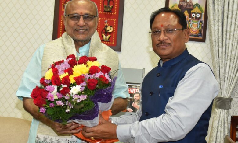 उप राष्ट्रपति राधाकृष्णन से सीएम साय ने की भेंट उप राष्ट्रपति राधाकृष्णन से सीएम साय ने की भेंट