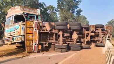 अंतागढ़ के हीमोडा पुल पर दो ट्रक दुर्घटना का हुए शिकार अंतागढ़ के हीमोडा पुल पर दो ट्रक दुर्घटना का हुए शिकार