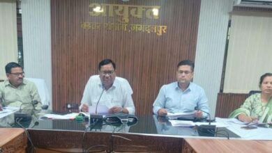 कमिश्नर ने मतदाता सूची के विशेष गहन पुनरीक्षण कार्य की समीक्षा कमिश्नर ने मतदाता सूची के विशेष गहन पुनरीक्षण कार्य की समीक्षा