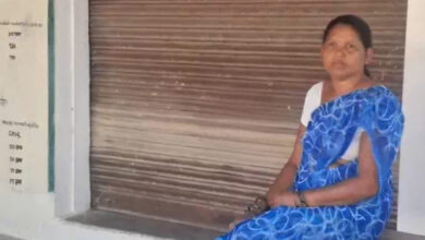 आंगनबाड़ी सहायिका के धर्म परिवर्तन के बाद ग्रामीणों ने बच्चों को आंगनबाड़ी भेजना किया बंद आंगनबाड़ी सहायिका के धर्म परिवर्तन के बाद ग्रामीणों ने बच्चों को आंगनबाड़ी भेजना किया बंद