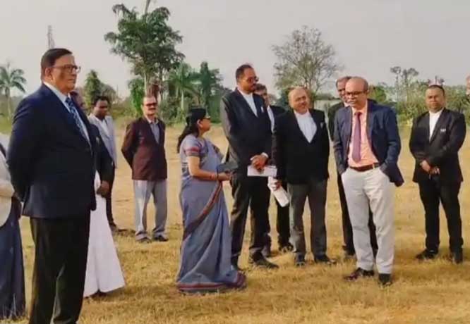 बिलासपुर हाईकोर्ट के जस्टिस ने नवीन न्यायालय भवन के निर्माण स्थल को बदलने के दिये निर्देश बिलासपुर हाईकोर्ट के जस्टिस ने नवीन न्यायालय भवन के निर्माण स्थल को बदलने के दिये निर्देश