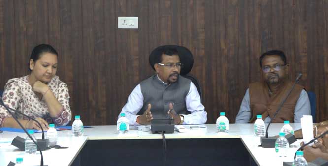 प्रशासन की मध्यस्थता के बाद व्यापारी संघ-सर्व समाज ने 2 दिसंबर को प्रस्तावित बीजापुर बंद को किया स्थगित