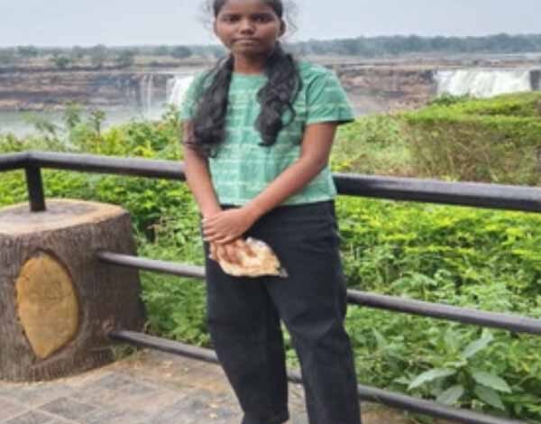 खाना खाने के बाद बेहोश हुई छात्रा की उपचार के दौरान हुई मौत खाना खाने के बाद बेहोश हुई छात्रा की उपचार के दौरान हुई मौत